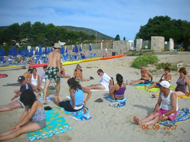 Il mitico gruppo al sea and beach... saranno irriducibili, oppure sara' il freddo che porta tutti a muoversi?